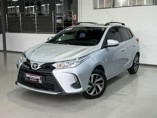 TOYOTA-YARIS-2022