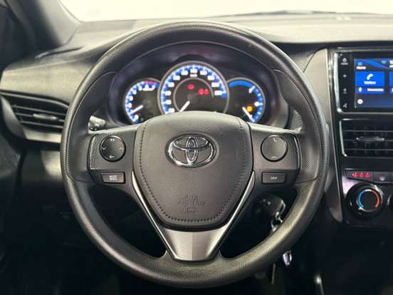 TOYOTA-YARIS-2022