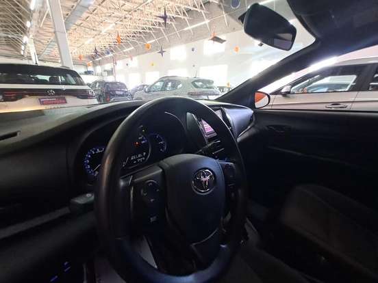 TOYOTA-YARIS-2024
