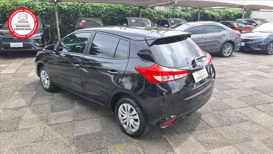 TOYOTA-YARIS-2024