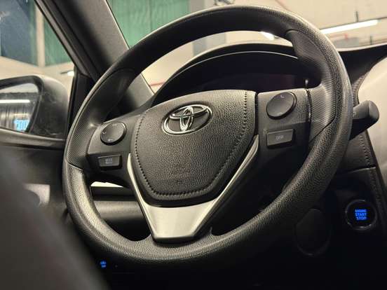 TOYOTA-YARIS-2020
