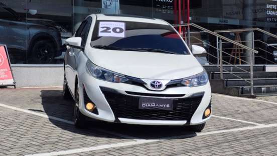 TOYOTA-YARIS-2020