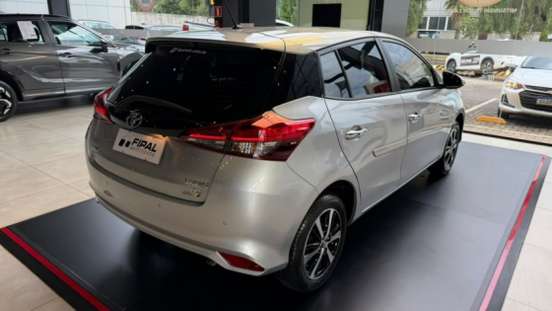 TOYOTA-YARIS-2019