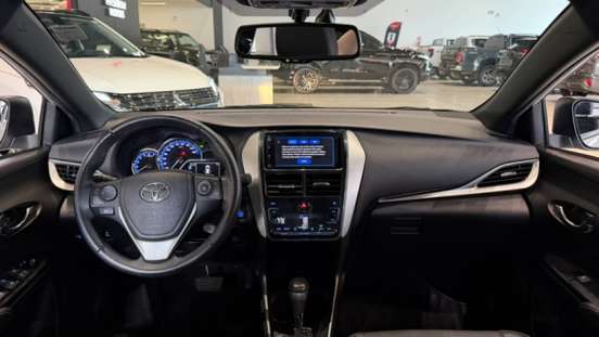 TOYOTA-YARIS-2019