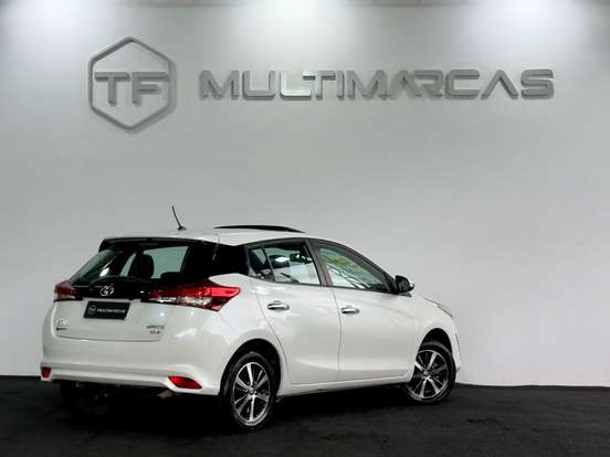 TOYOTA-YARIS-2019