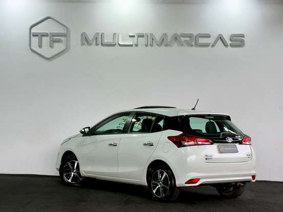 TOYOTA-YARIS-2019