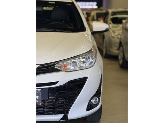 TOYOTA-YARIS-2020
