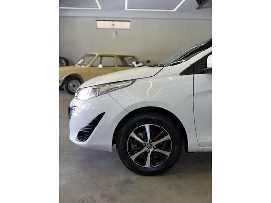 TOYOTA-YARIS-2020