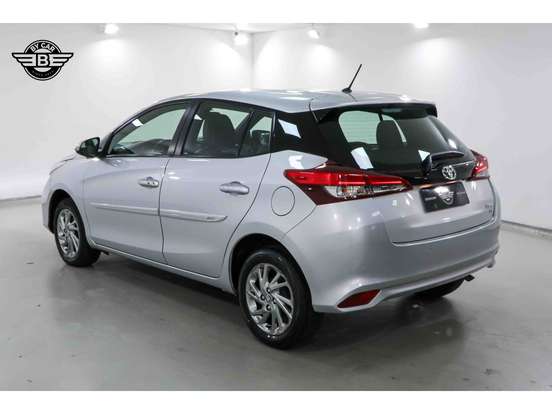 TOYOTA-YARIS-2024