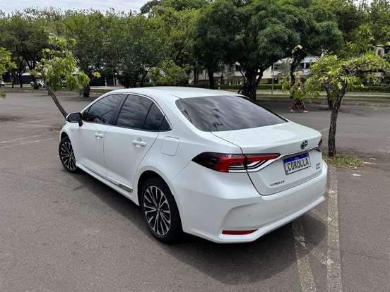 TOYOTA-COROLLA-2025