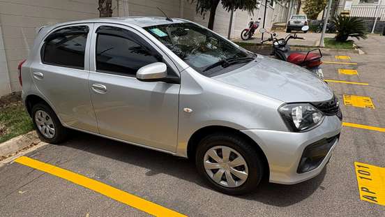 TOYOTA-ETIOS-2019