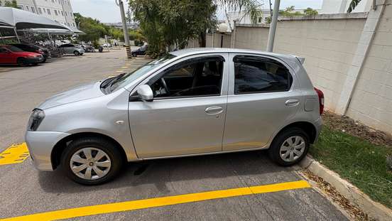 TOYOTA-ETIOS-2019