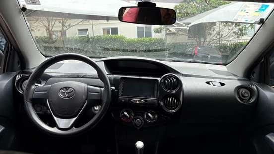 TOYOTA-ETIOS-2019