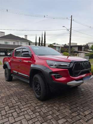 TOYOTA-HILUX-2023