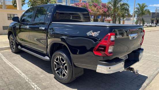 TOYOTA-HILUX-2020