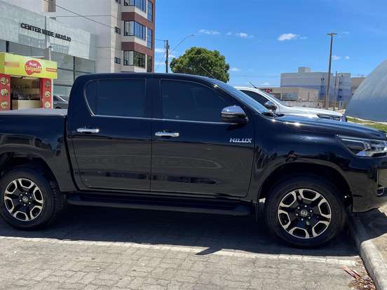 TOYOTA-HILUX-2.8 D-4D TURBO DIESEL CD SRX 4X4 AUTOMÁTICO TOYOTA-HILUX-2020