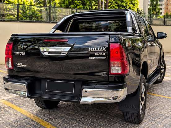 TOYOTA-HILUX-2020