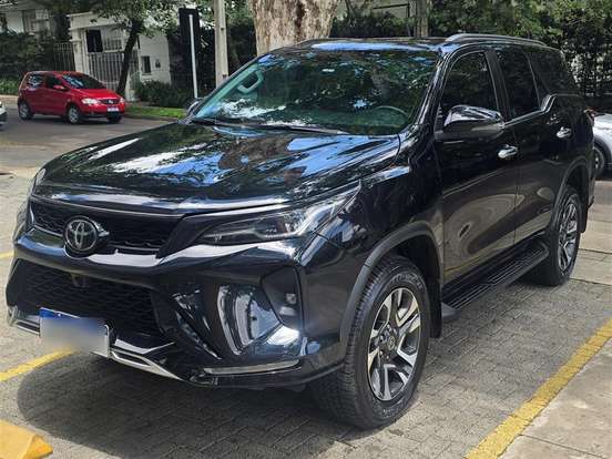 TOYOTA-HILUX SW4-2.8 D-4D TURBO DIESEL SRX 4X4 AUTOMÁTICO TOYOTA-HILUX SW4-2024