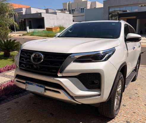 TOYOTA-HILUX SW4-2023