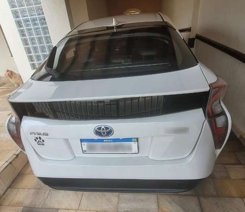 TOYOTA-PRIUS-2018