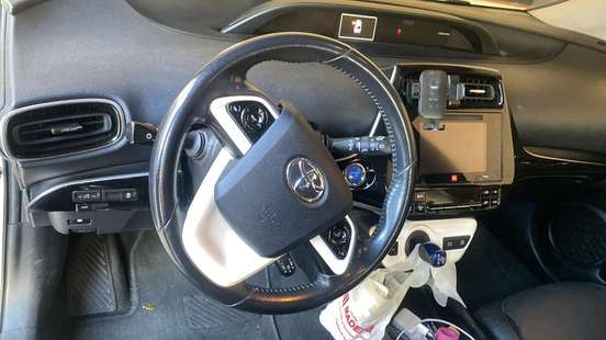 TOYOTA-PRIUS-2018