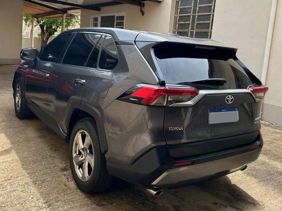 TOYOTA-RAV4-2020