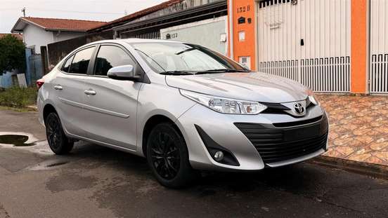 TOYOTA-YARIS-2019