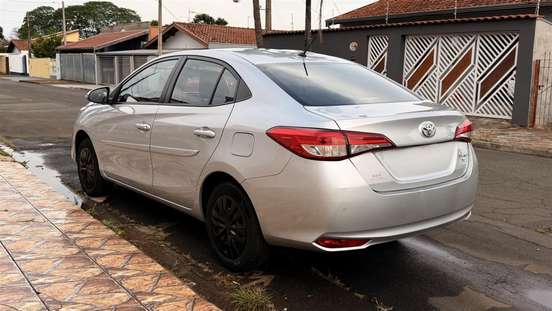 TOYOTA-YARIS-2019