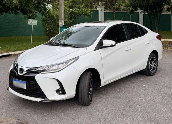 TOYOTA-YARIS-2023