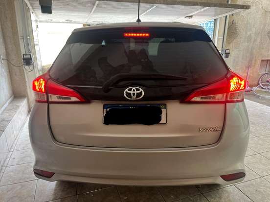 TOYOTA-YARIS-2023