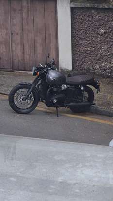TRIUMPH-BONNEVILLE T120 BLACK 1200-2025