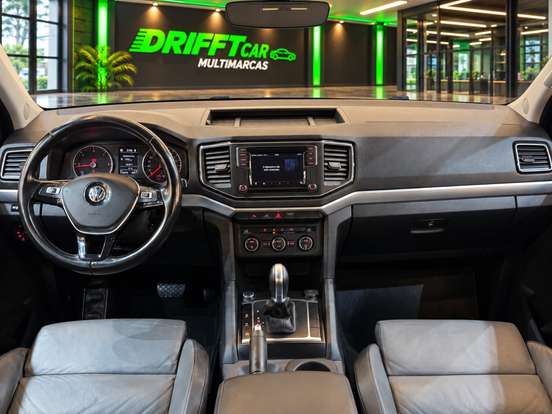 VOLKSWAGEN-AMAROK-2018