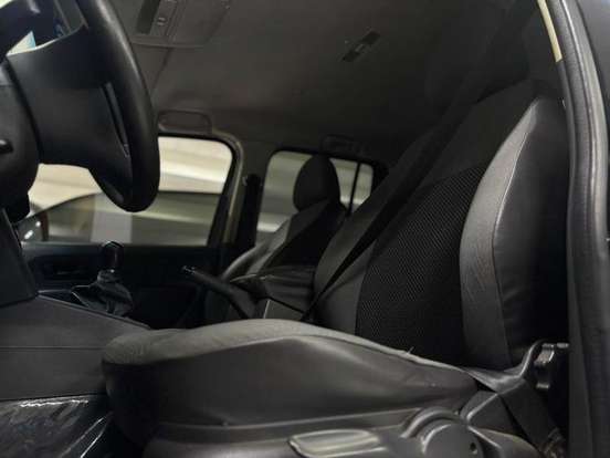 VOLKSWAGEN-AMAROK-2013