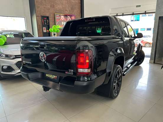 VOLKSWAGEN-AMAROK-2021