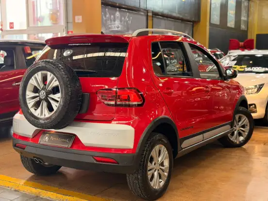 VOLKSWAGEN-CROSSFOX-2016