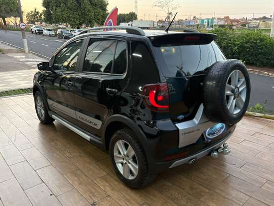 VOLKSWAGEN-CROSSFOX-2010