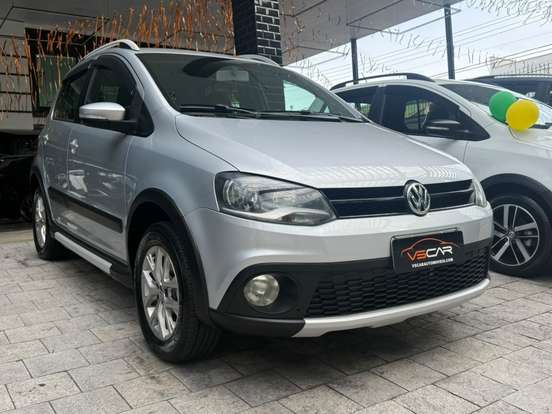 VOLKSWAGEN-CROSSFOX-2012