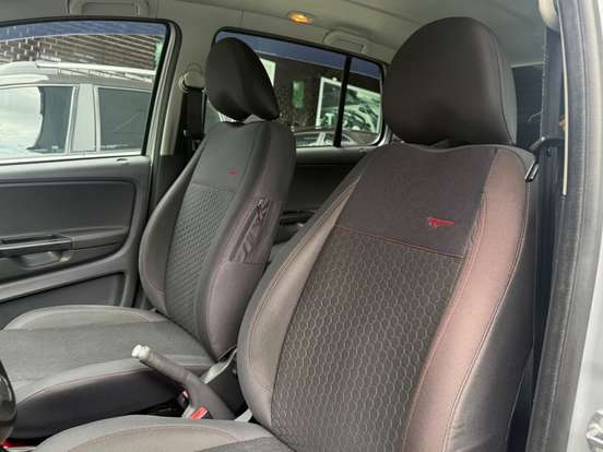 VOLKSWAGEN-CROSSFOX-2012
