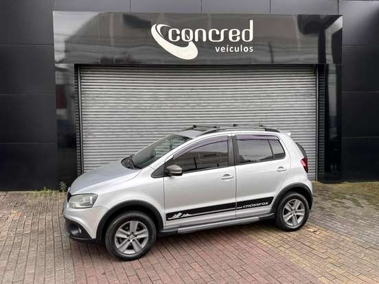 VOLKSWAGEN-CROSSFOX-2011