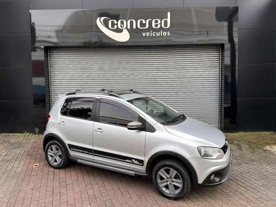 VOLKSWAGEN-CROSSFOX-2011