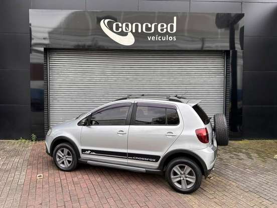 VOLKSWAGEN-CROSSFOX-2011
