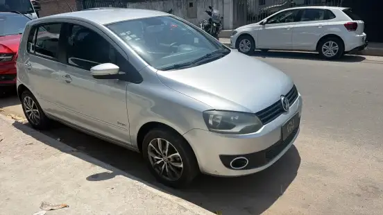 VOLKSWAGEN-FOX-2014