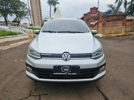 VOLKSWAGEN-FOX-1.6 MSI HIGHLINE 16V FLEX 4P AUTOMATIZADO VOLKSWAGEN-FOX-2015