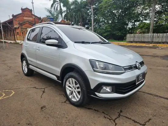 VOLKSWAGEN-FOX-2015