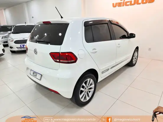 VOLKSWAGEN-FOX-1.6 MSI TOTAL FLEX CONNECT 4P MANUAL VOLKSWAGEN-FOX-2017