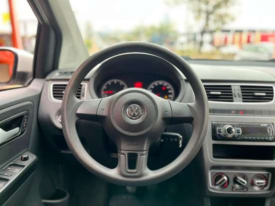VOLKSWAGEN-FOX-2013