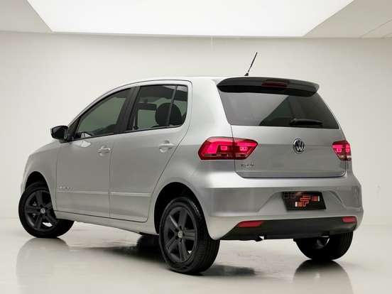 VOLKSWAGEN-FOX-1.0 MPI COMFORTLINE 12V FLEX 4P MANUAL VOLKSWAGEN-FOX-2015