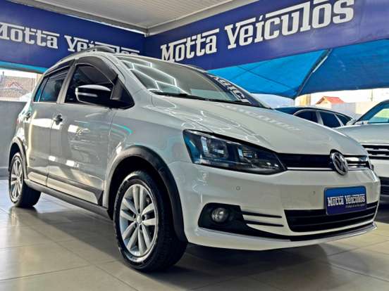 VOLKSWAGEN-FOX-2016