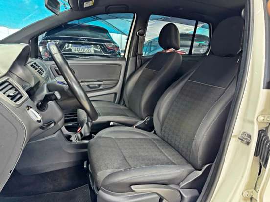 VOLKSWAGEN-FOX-1.0 MPI TRACK 12V FLEX 4P MANUAL VOLKSWAGEN-FOX-2016