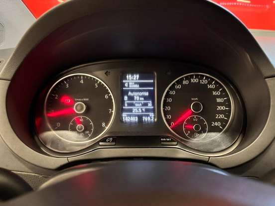 VOLKSWAGEN-FOX-2012